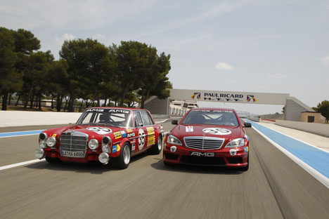 Mercedes 300 SEL 6,8 AMG fra 1971 er af de lynhurtige historiske racere, publikum kan komme ud køre med under ’Race for Riget’